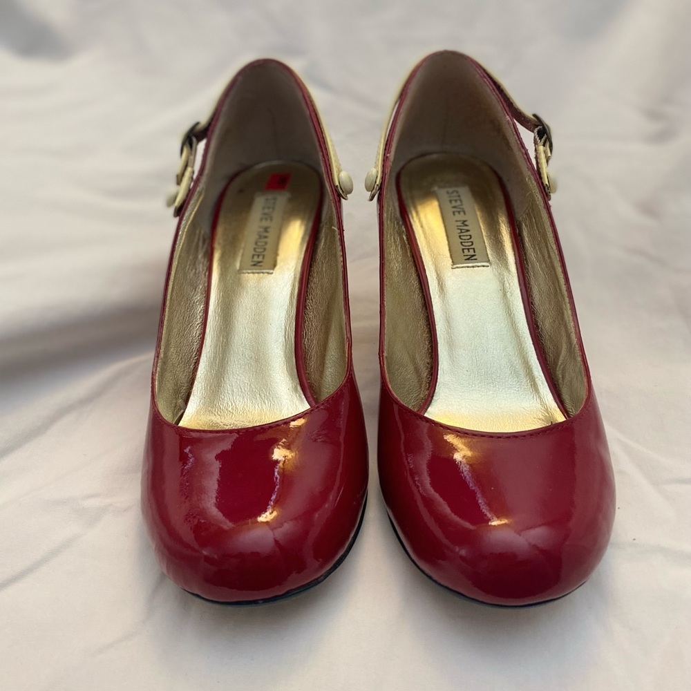 Steve Madden Red shoes size 8